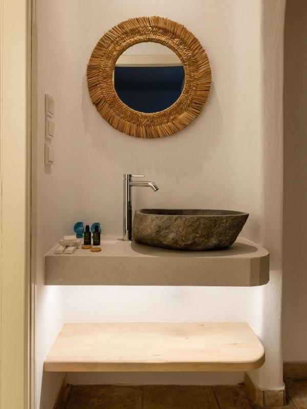 Parikia Cove Mansion - image 13