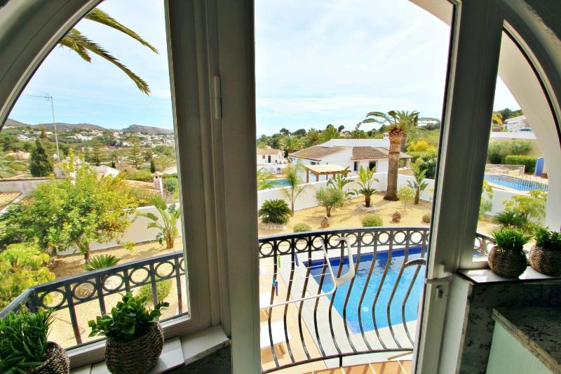 Golondrina - panoramic hillside holiday house in Moraira - image 18