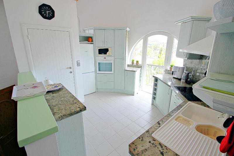 Golondrina - panoramic hillside holiday house in Moraira - image 14