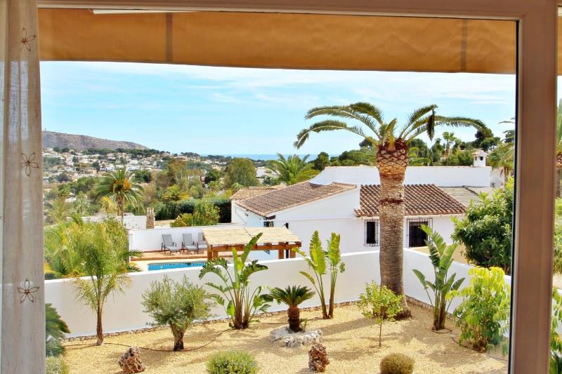 Golondrina - panoramic hillside holiday house in Moraira - image 13