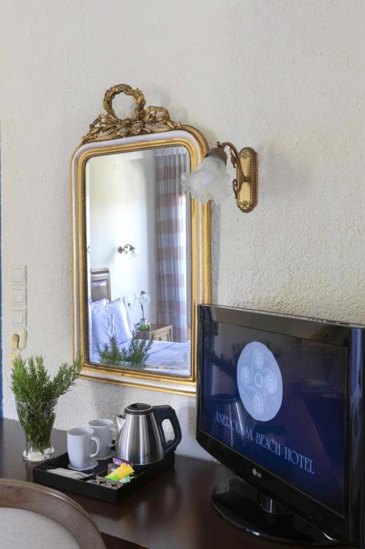 Double or Twin Room with Side Sea View image 2