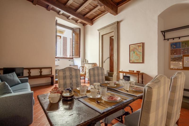 Aurora's Apartment, in the heart of Florence, Renaissance Suite, aircondo BDR, pivot location Images