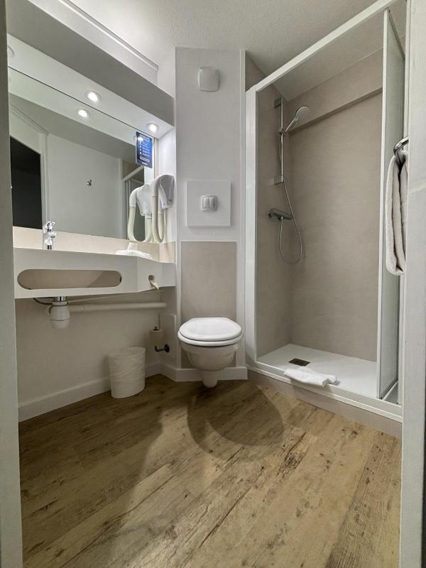 Double Room image 1