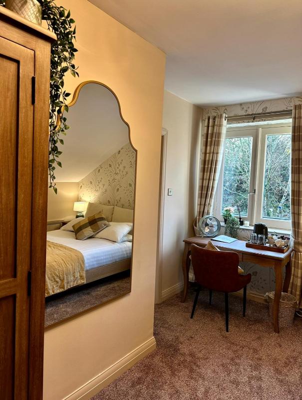 Family Room with Bathroom image 2