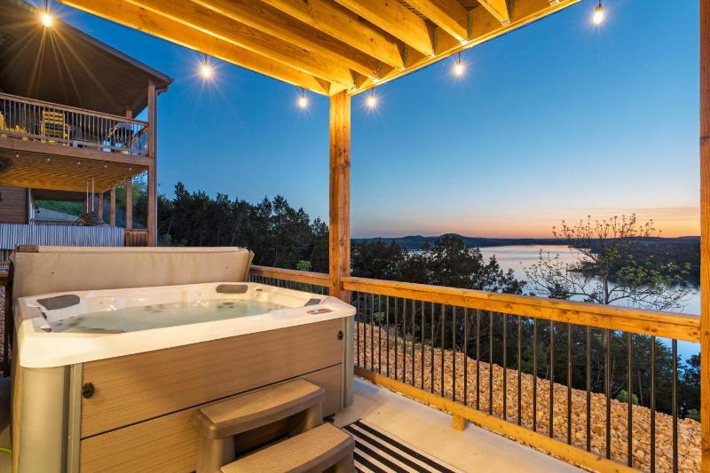 Five-Bedroom Holiday Home image 1