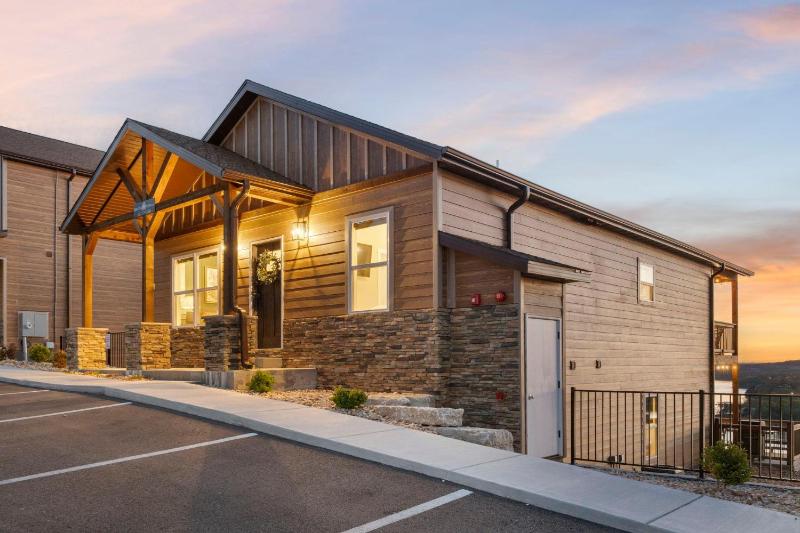 Five-Bedroom Holiday Home image 3