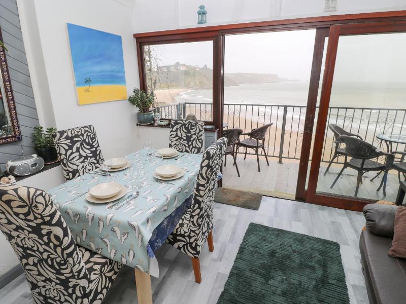 Apartment 4 - image 8