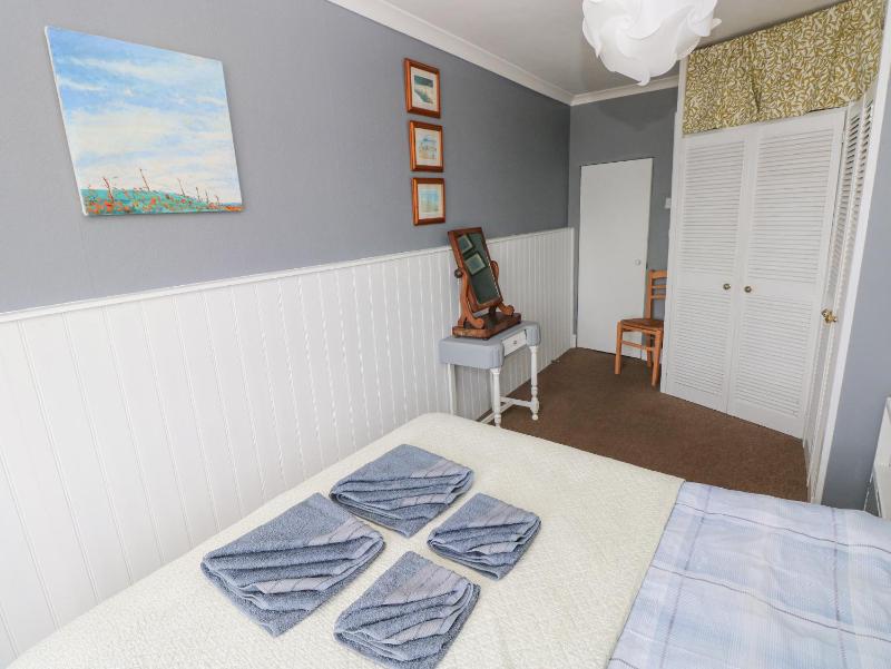 Apartment 4 - image 14