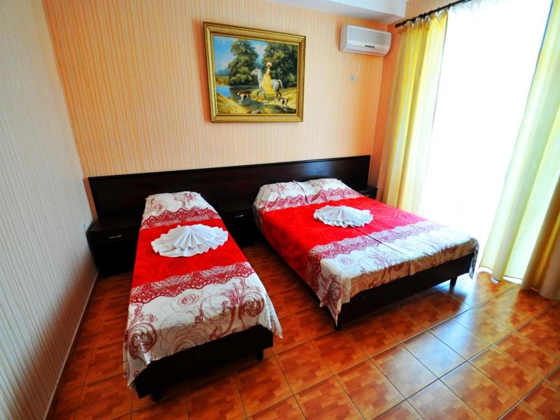 Triple Room image 3