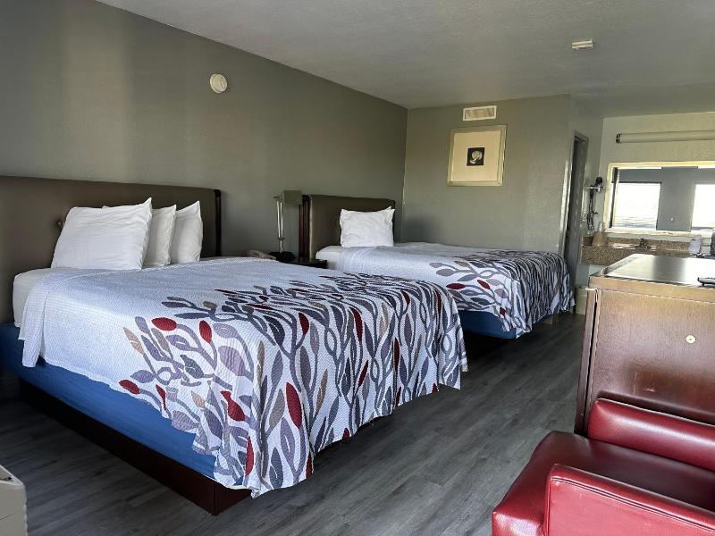 Standard Queen Room image 2
