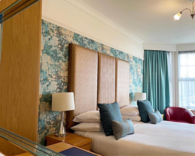Large Double or Twin Room image 3