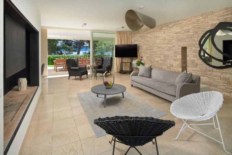 Luxury Beachfront Villa Castello Bol with private pool at the promenade Zlatni Rat at the beach in Bol - Brac - image 22