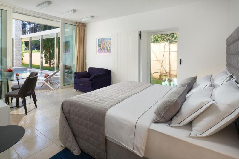 Luxury Beachfront Villa Castello Bol with private pool at the promenade Zlatni Rat at the beach in Bol - Brac - image 46