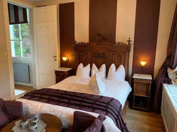 Deluxe Double Room with Shower image 2
