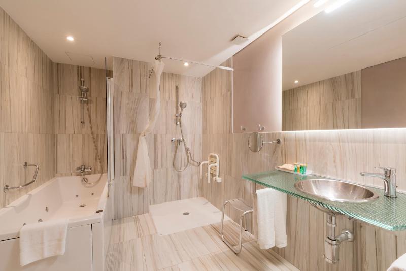 Premium Double or Twin Room image 3