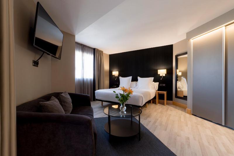 Junior Suite (2 Adults) image 4