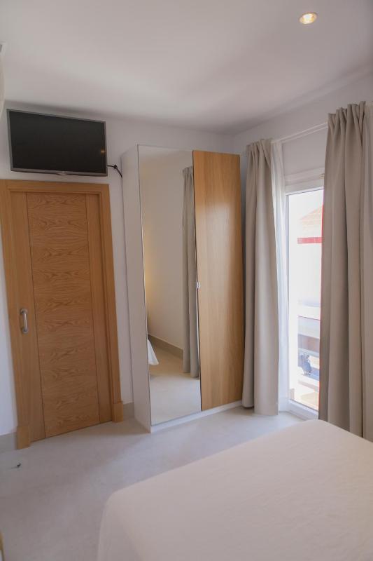 Double Room with Balcony image 4