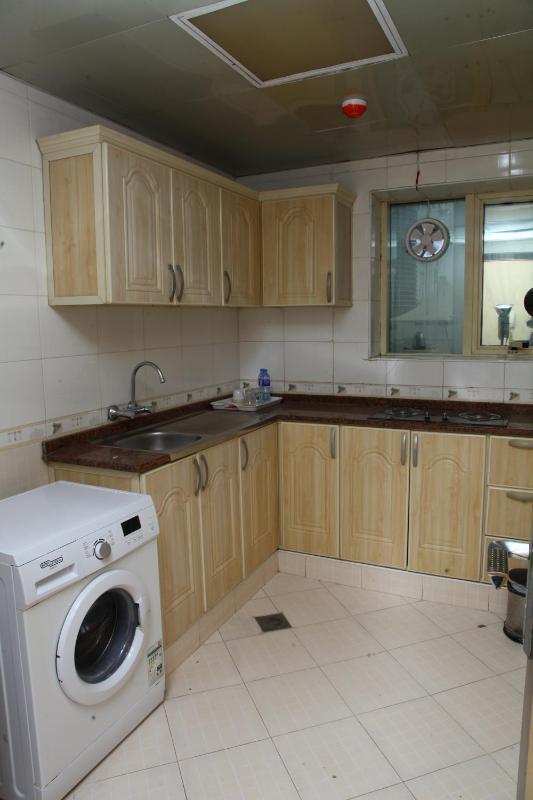 One-Bedroom Apartment with King Bed image 2