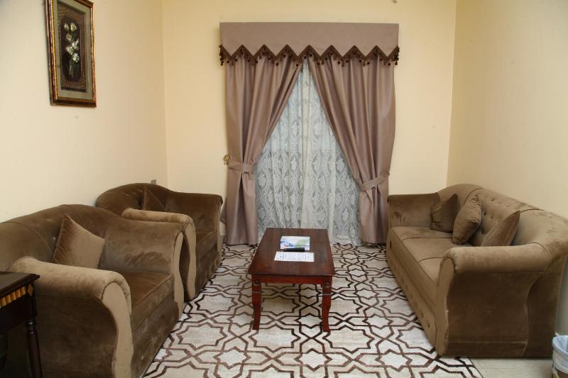 Studio Standard King Room with Bathtub  image 4