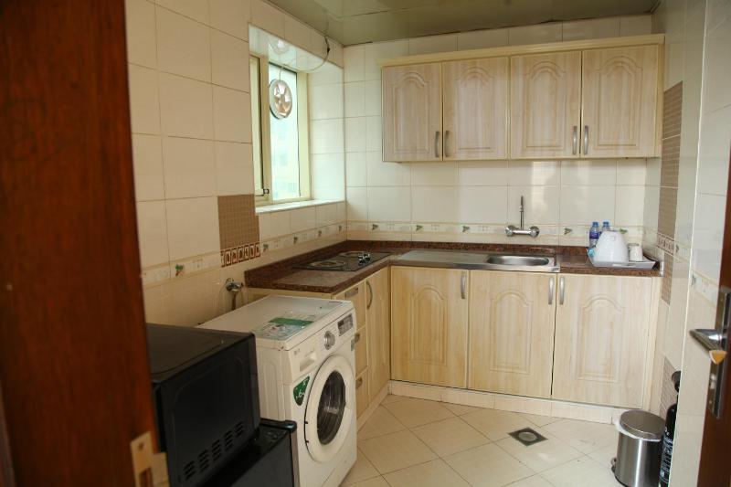 Studio Standard King Room with Bathtub  image 3