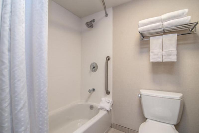 Standard Room with Two Queen Beds image 3