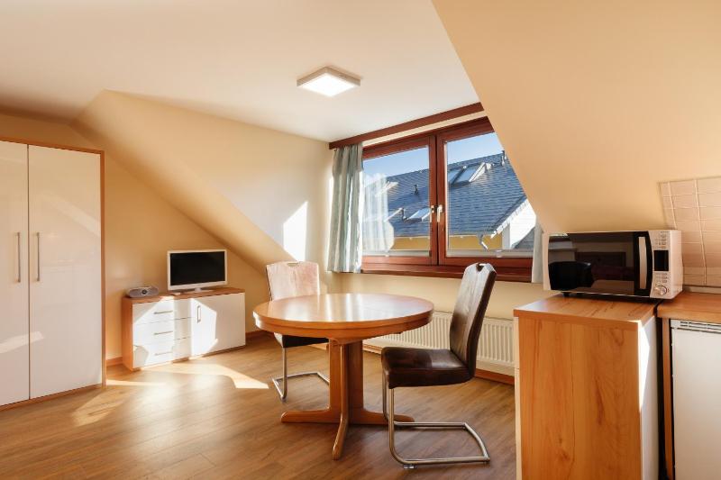 Studio Apartment image 3