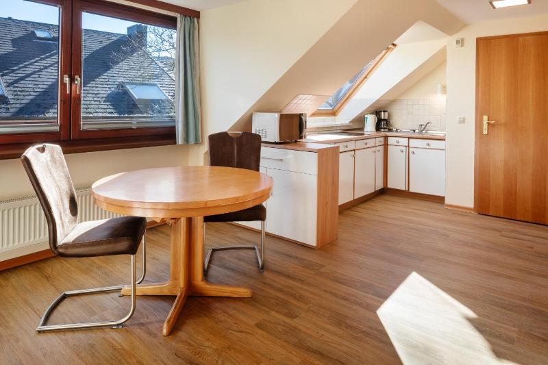 Studio Apartment image 2