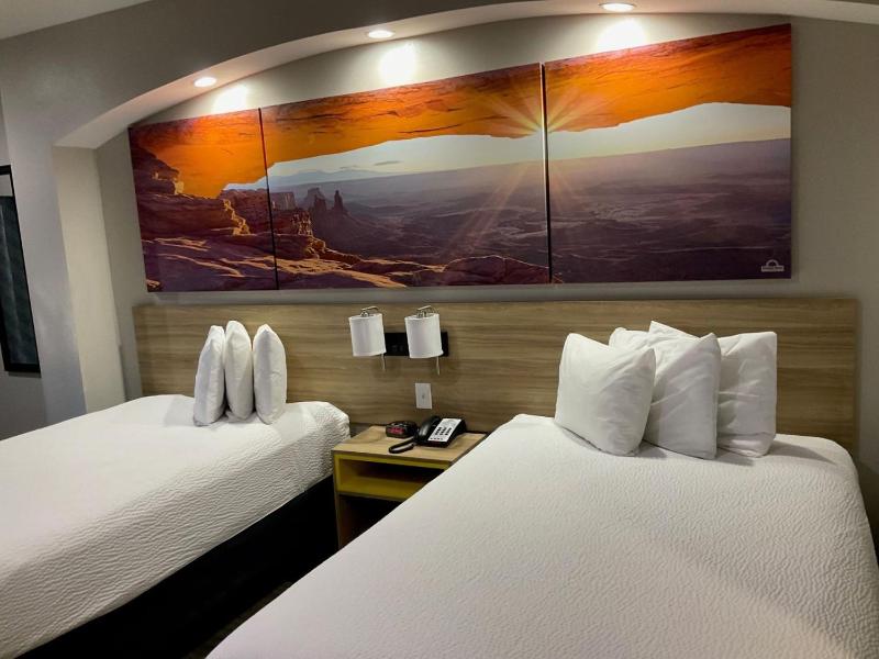 Deluxe Double Studio with Two Double Beds - Non-Smoking image 4