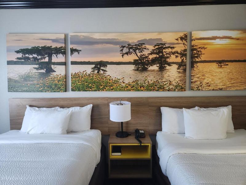 Queen Room with Two Queen Beds - Non-Smoking image 1