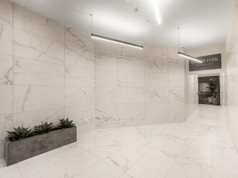 Condo in Queen St CBD w Pool and Gym Zodiak Stays - image 9