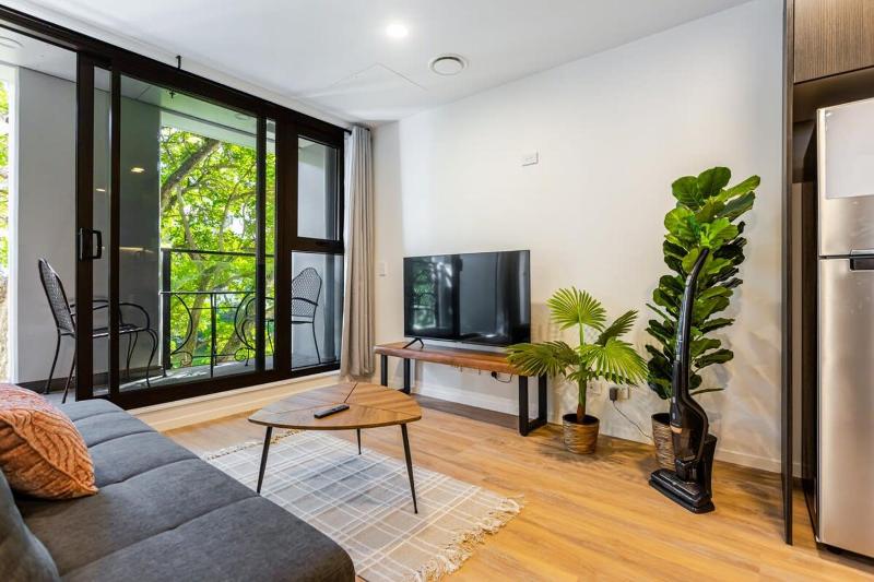 Auckland City Charm - 2BR Haven by Zodiak Stays - image 10