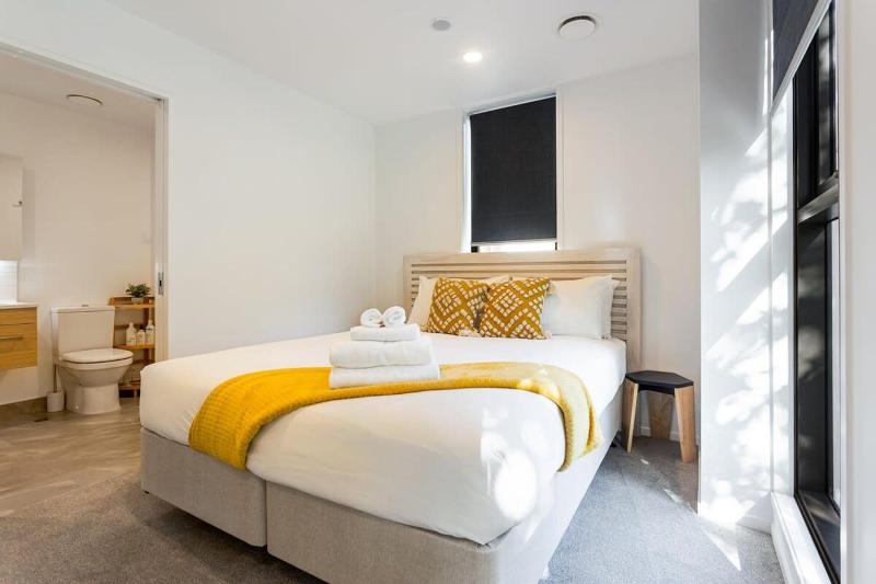 Auckland City Charm - 2BR Haven by Zodiak Stays - image 7