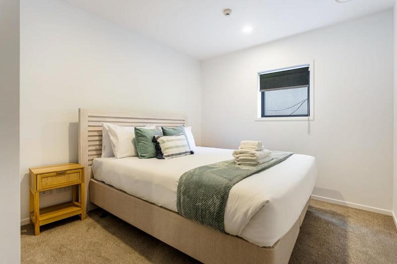 Auckland City Charm - 2BR Haven by Zodiak Stays - image 6