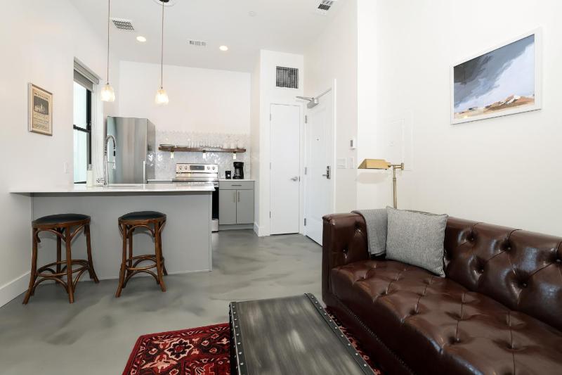 One-Bedroom Suite image 3