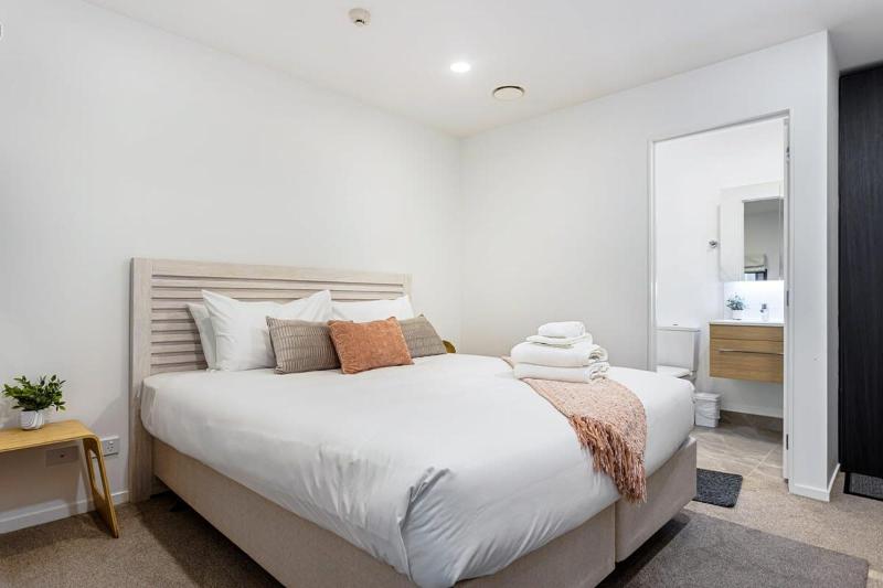 Sunny 1BR Retreat in Heart of CBD by Zodiak Stays - image 5