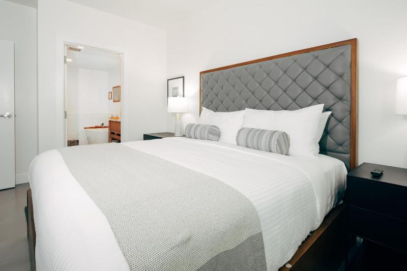 Suite with Balcony image 2