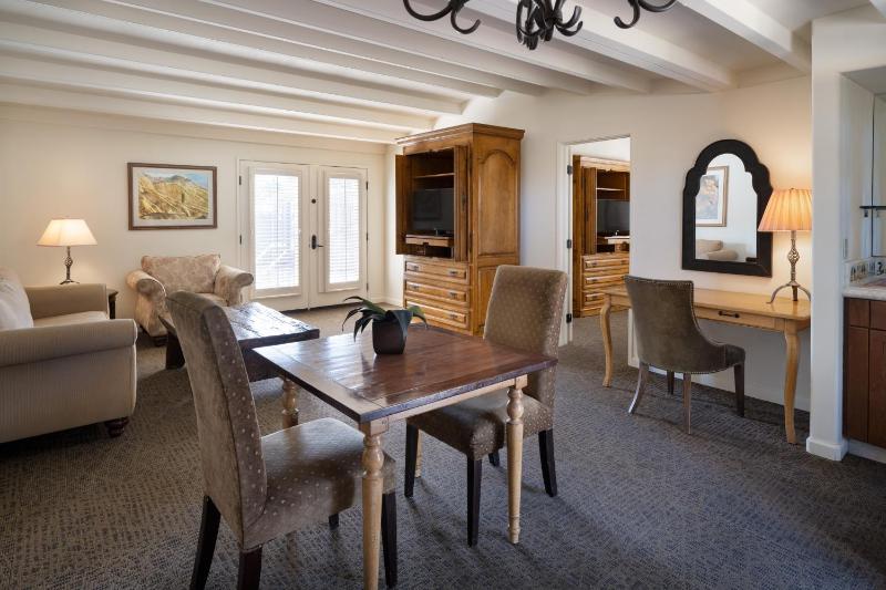 One-Bedroom Casita with King Bed image 2