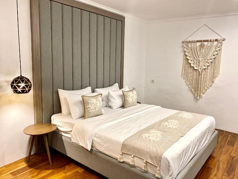 Mila's Villa - image 35