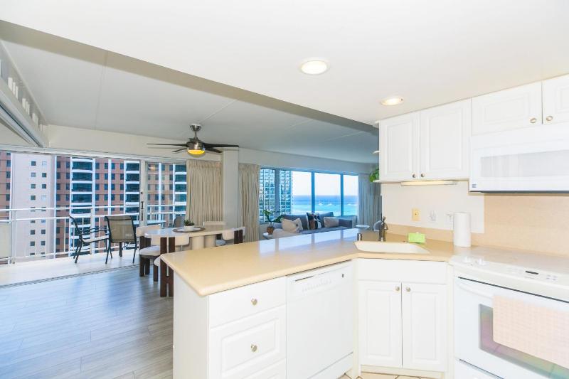 Two Bedroom Condo Overlooking Ala Wai Boat Harbor Unit 1744 - image 6