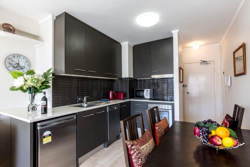 Elizabeth Bay Apmnt - Water Views & Free Parking - image 16