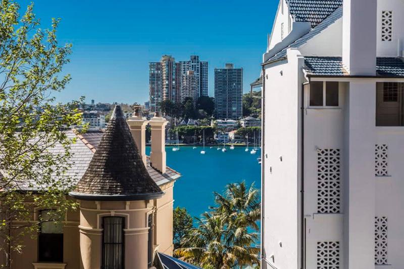 Elizabeth Bay Apmnt - Water Views & Free Parking - image 3
