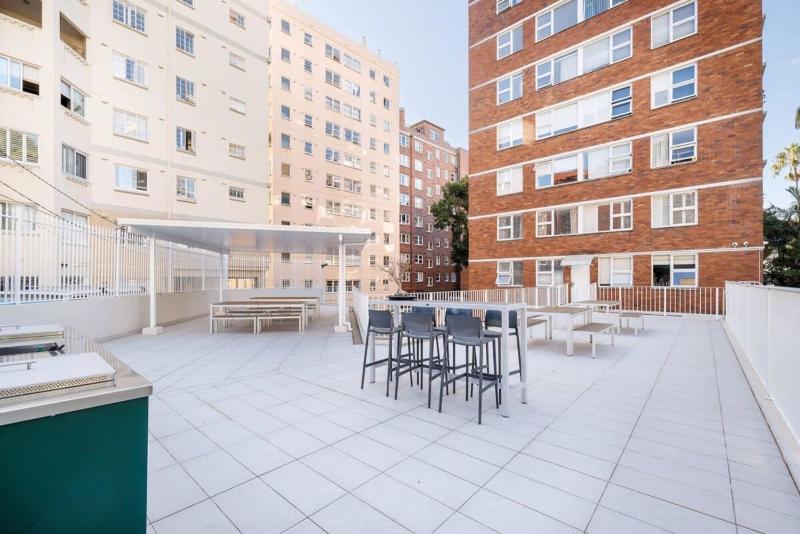 Apmnt With Parking Balcony Pool & Harbour Views - image 15