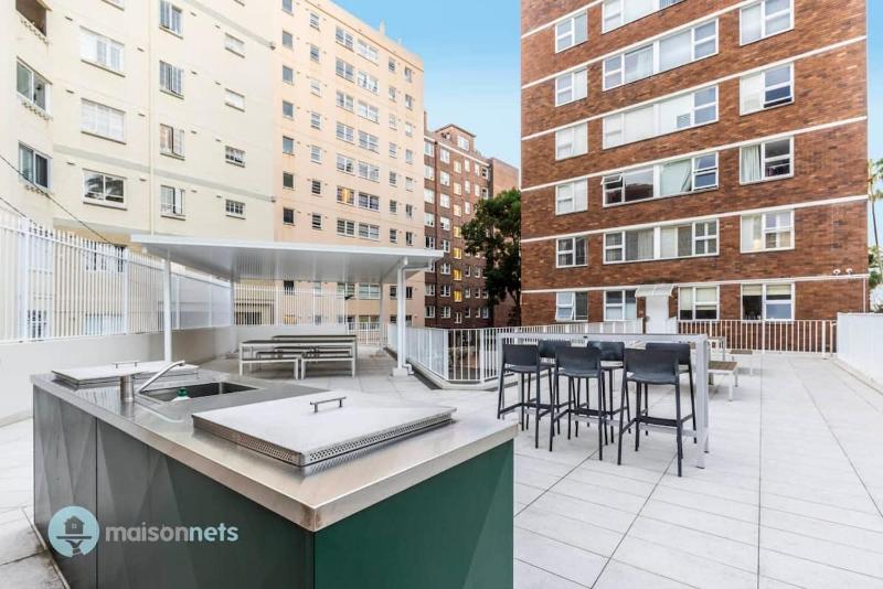 Apmnt With Parking Balcony Pool & Harbour Views - image 14
