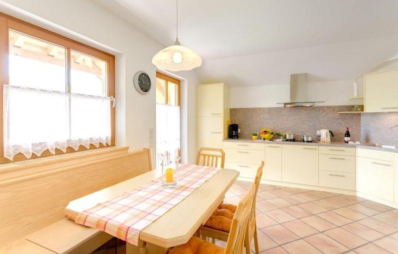 Large Two-Bedroom Apartment with Balcony image 2