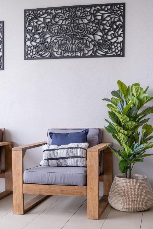 Bright Stylish Kings Beach Apartment - image 21