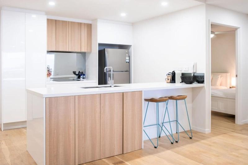 Bright Stylish Kings Beach Apartment - image 9