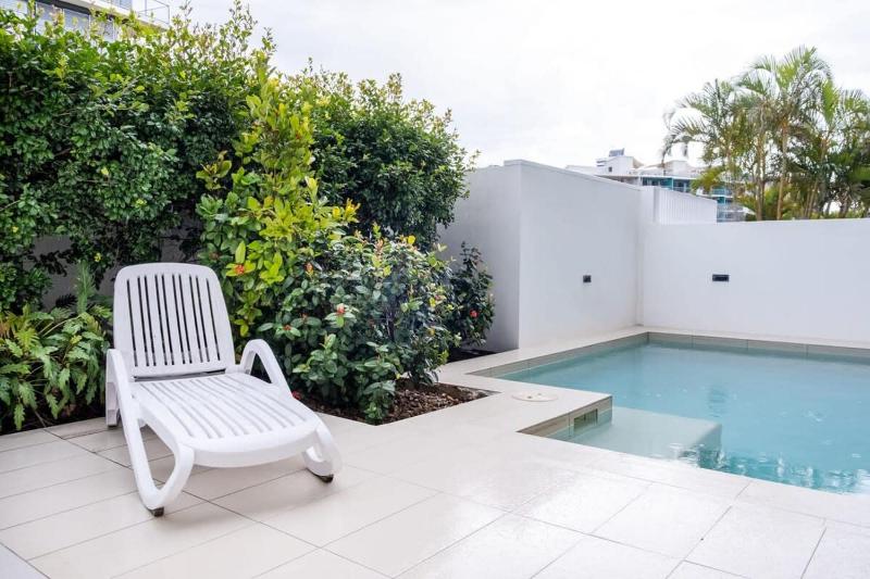Bright Stylish Kings Beach Apartment - image 13