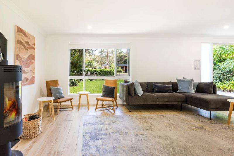 Coastal Oasis - Pet Friendly - 6 Mins Walk to Beach - image 15
