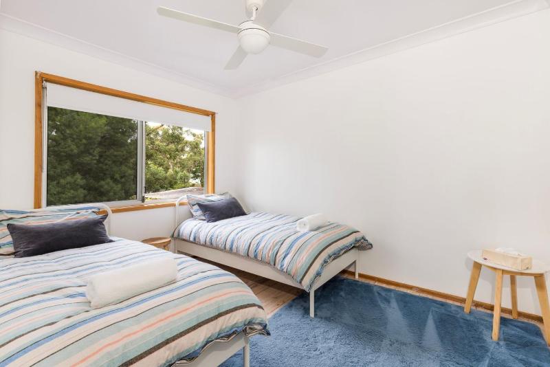 Coastal Oasis - Pet Friendly - 6 Mins Walk to Beach - image 7
