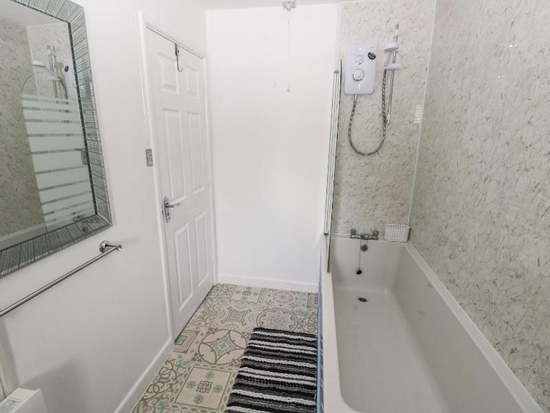 Clicketts Court - image 8